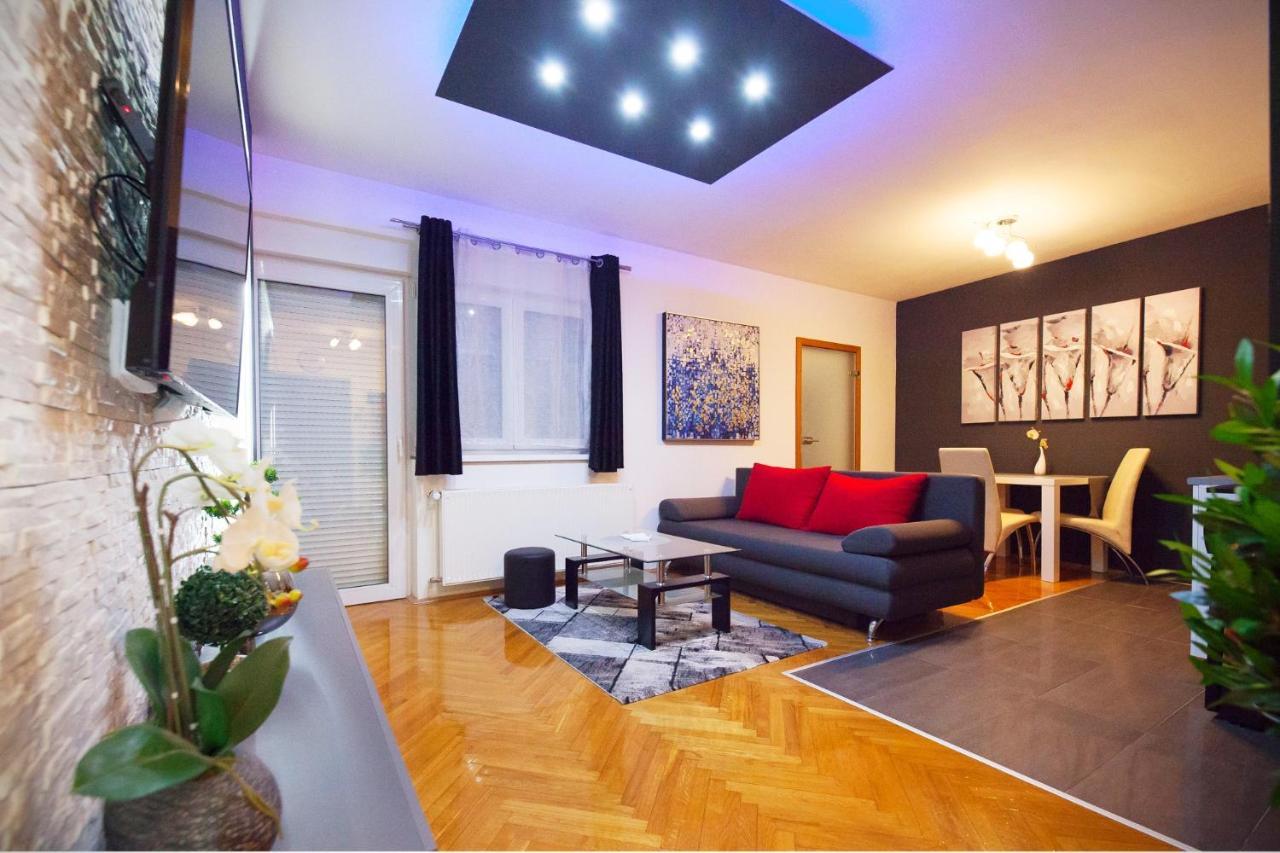 Apartman Aurelius - Private Parking أوسييك المظهر الخارجي الصورة