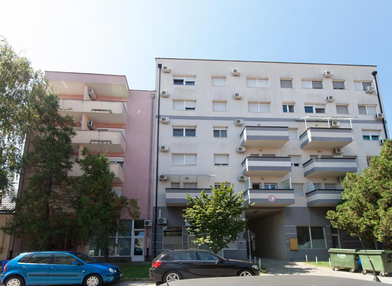 Apartman Aurelius - Private Parking أوسييك المظهر الخارجي الصورة