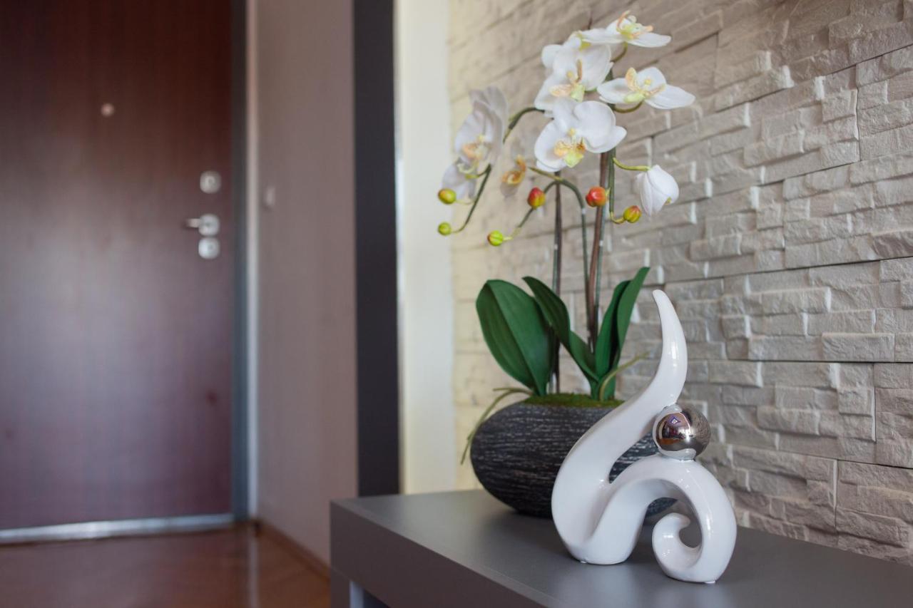 Apartman Aurelius - Private Parking أوسييك المظهر الخارجي الصورة